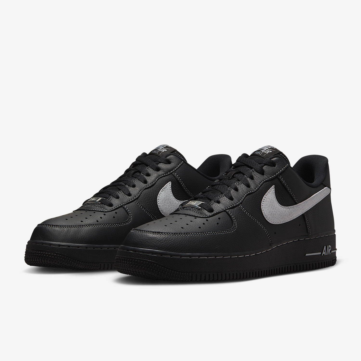 Nike Authentic AIR FORCE 1 07  - Men'S Shoes Nike Air Force のレビューと価格